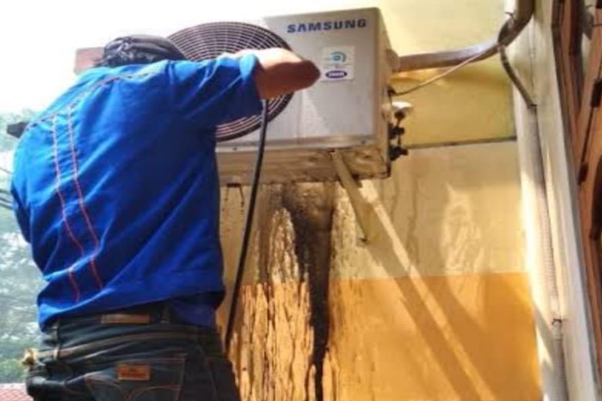 Cuci AC Indoor